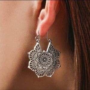 docona Vintage Mandala Flower Drop Dangle Earring - large but light